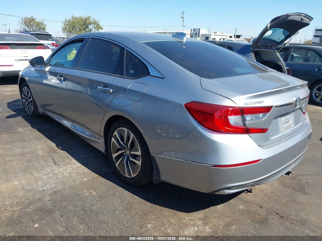 2019 Honda Accord Hybrid Touring photo 3