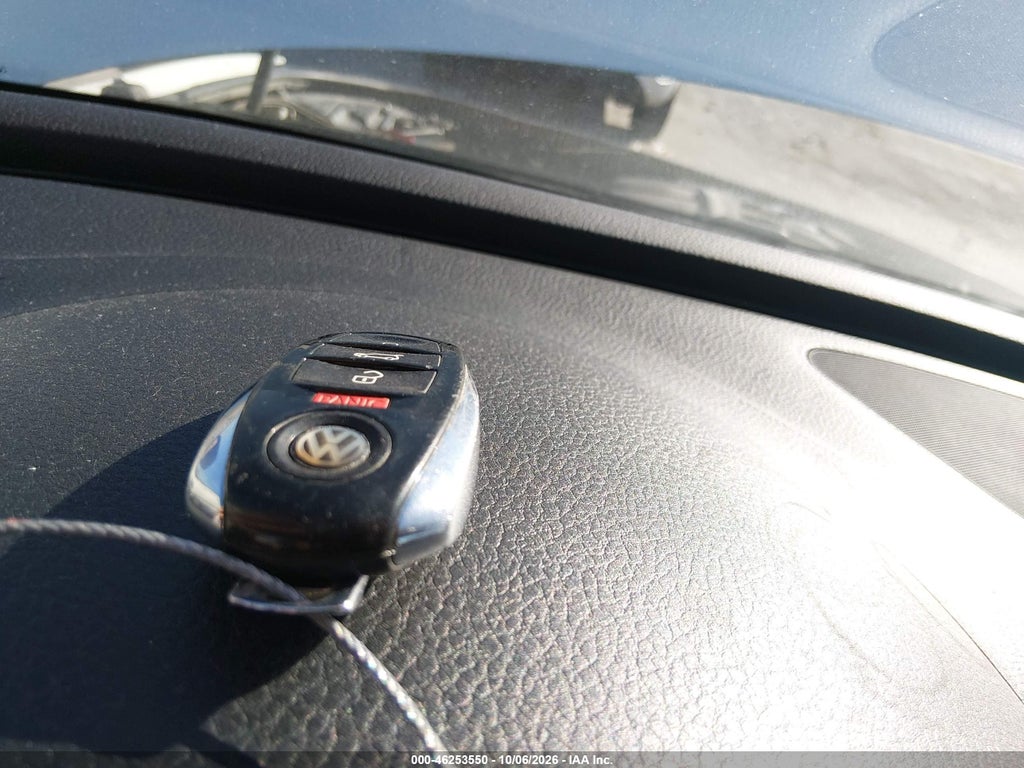 2013 Volkswagen Touareg VR6 LUX photo 11