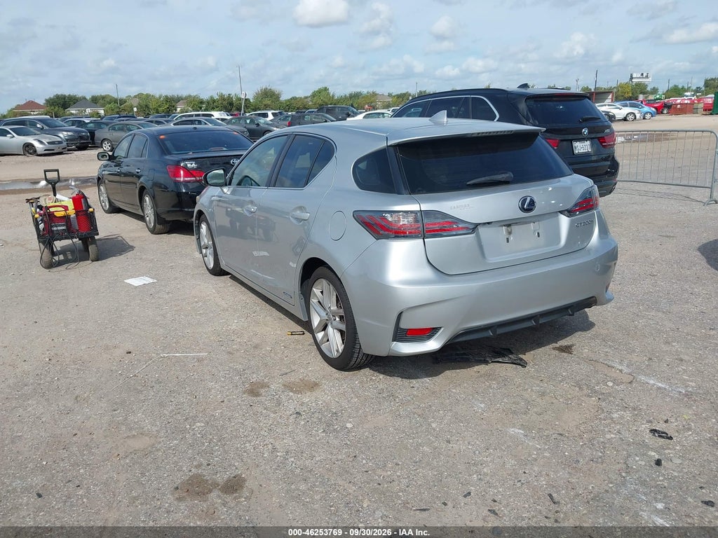 2015 Lexus CT 200H photo 3