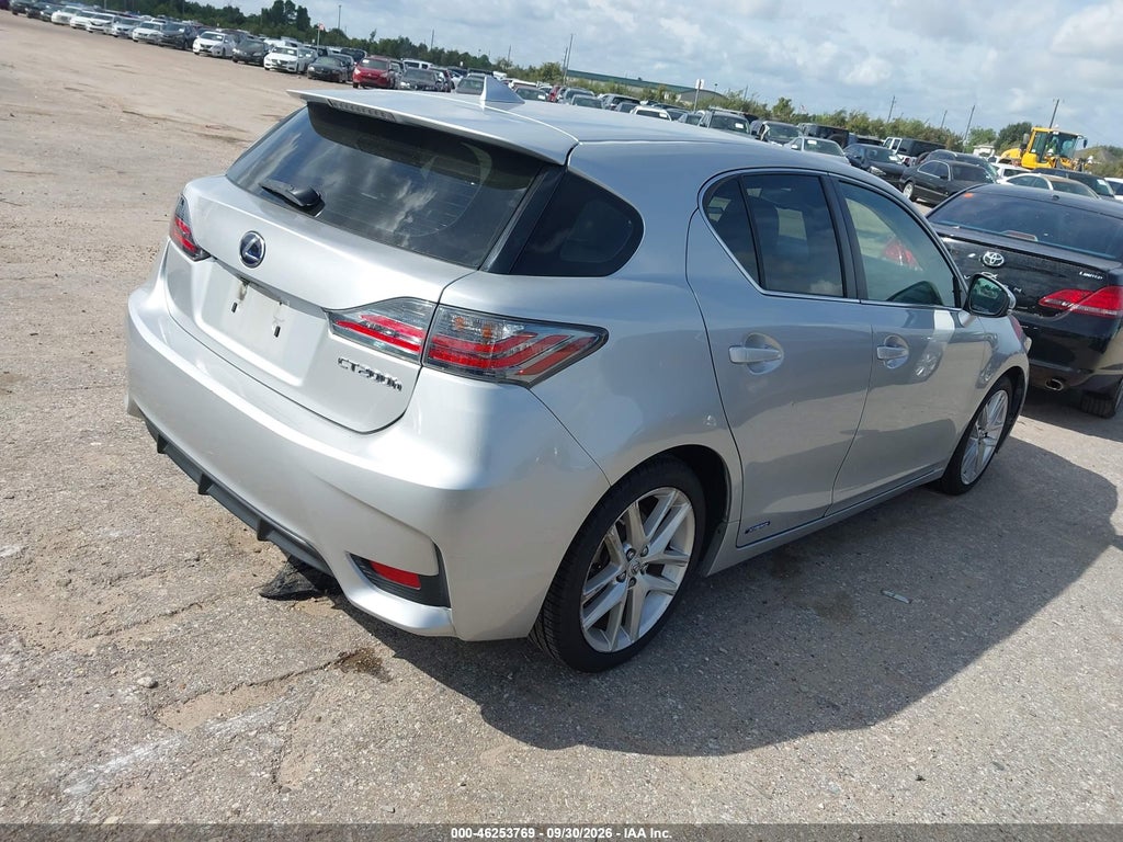 2015 Lexus CT 200H photo 4