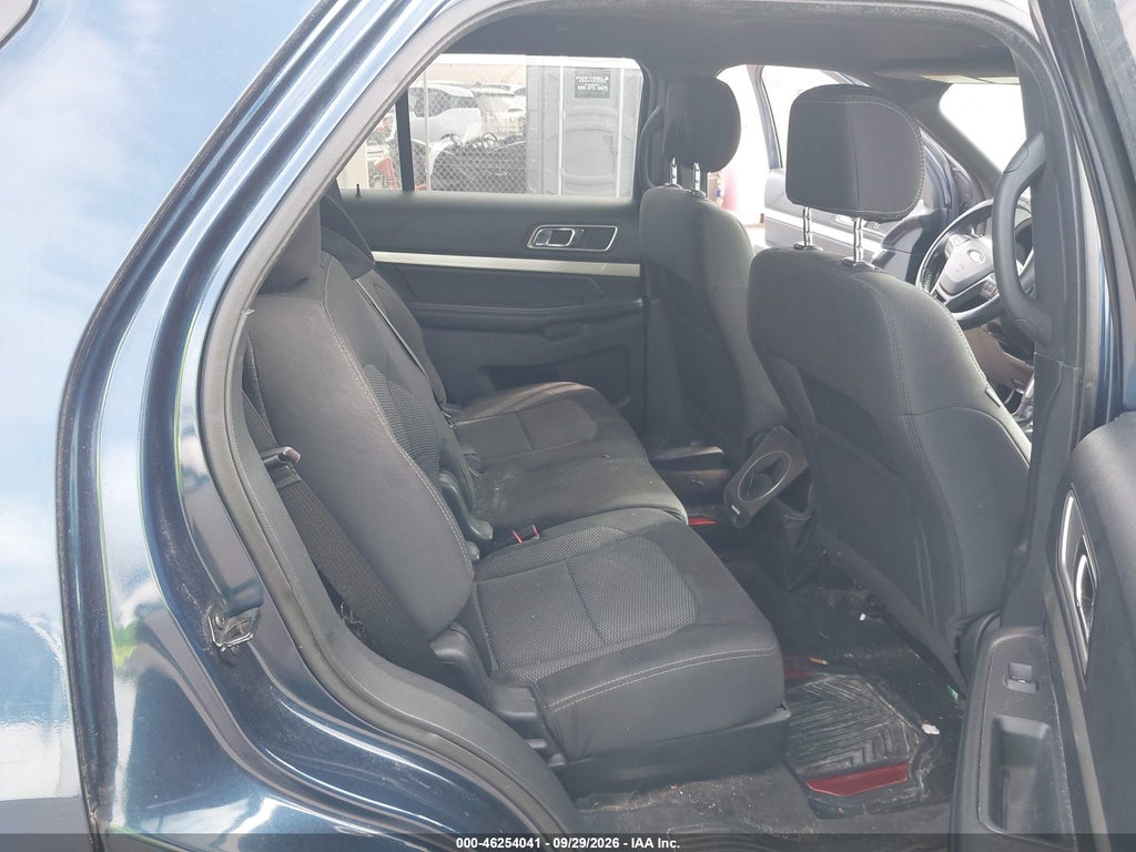 2017 Ford Explorer XLT photo 8