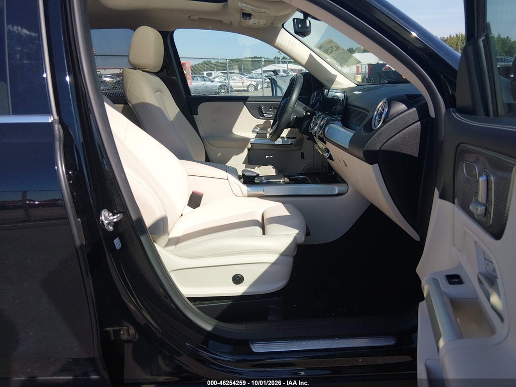 2022 Mercedes-Benz GLB 250 photo 5