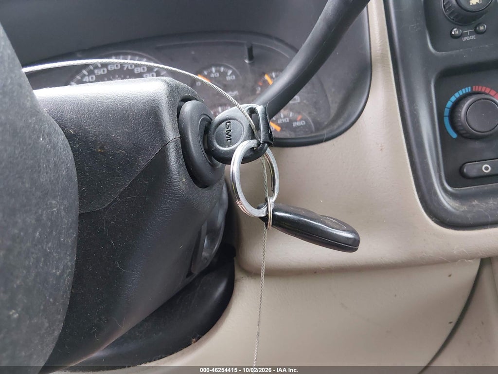 2005 GMC Yukon XL 1500 SLT photo 11