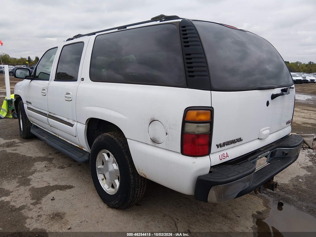 2005 GMC Yukon XL 1500 SLT photo 3