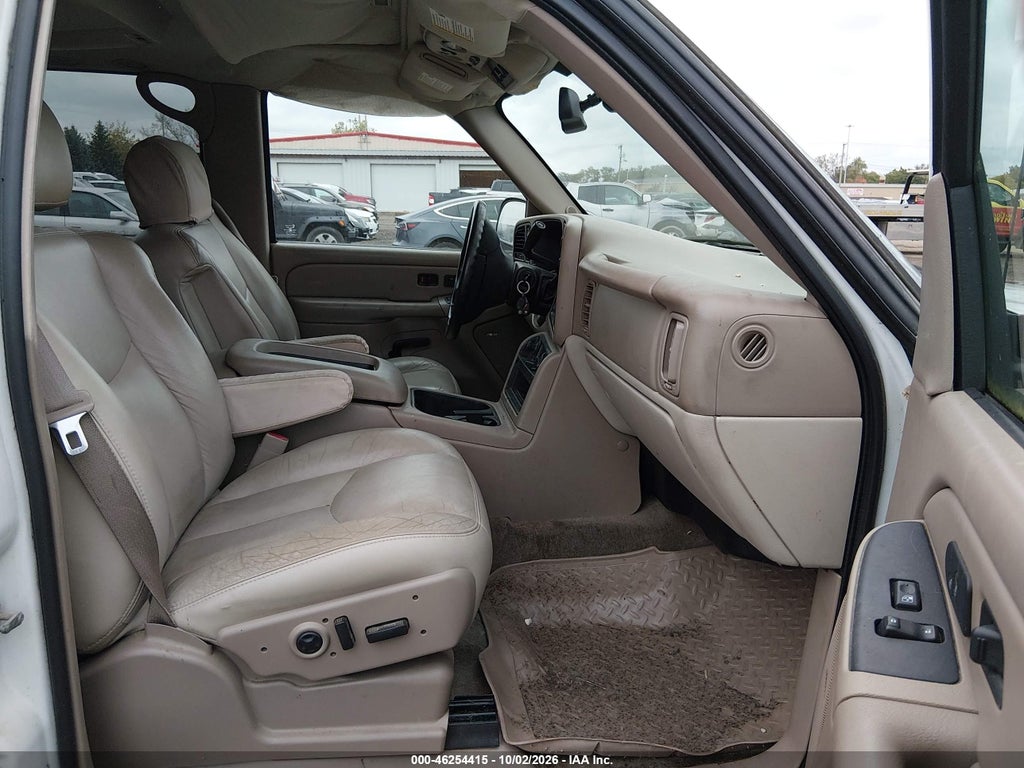 2005 GMC Yukon XL 1500 SLT photo 5