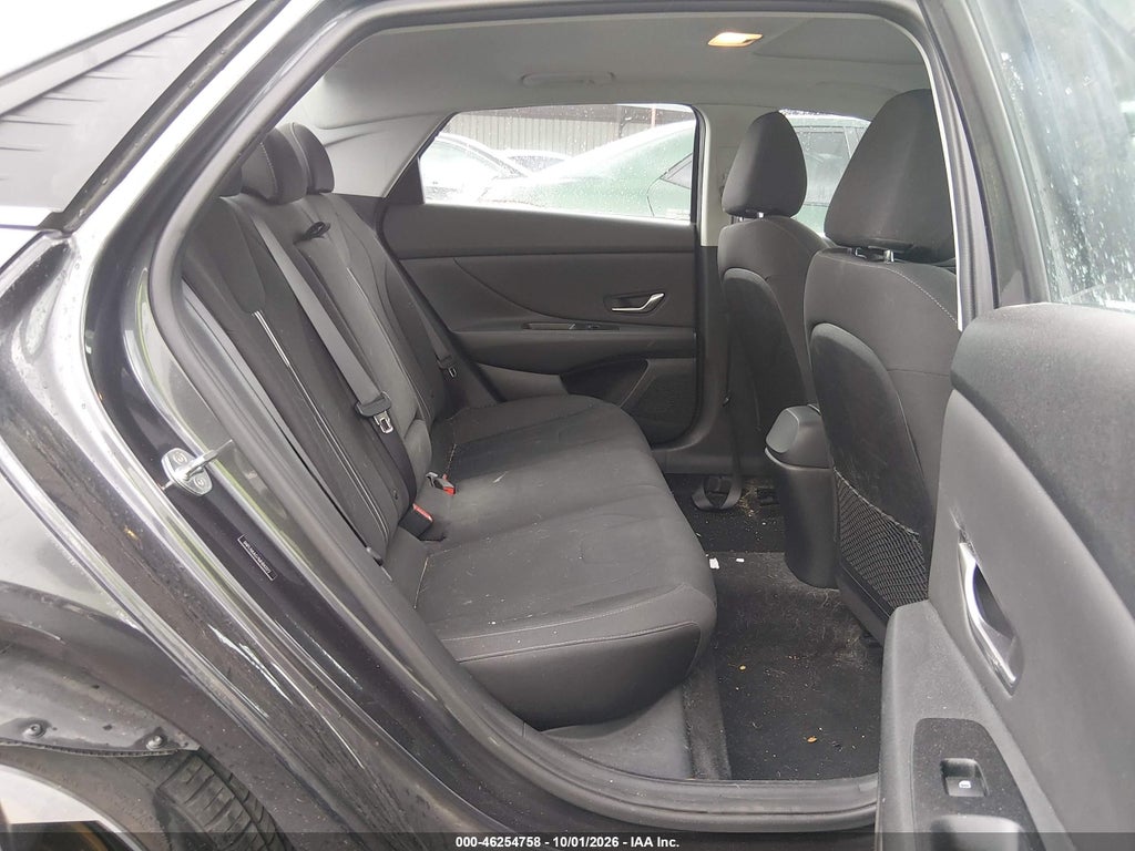 2021 Hyundai Elantra SEL photo 8