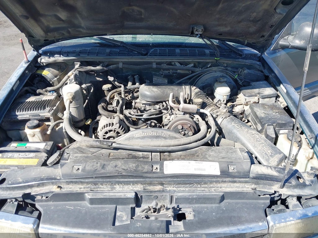 1998 Chevrolet S-10 LS Fleetside photo 10