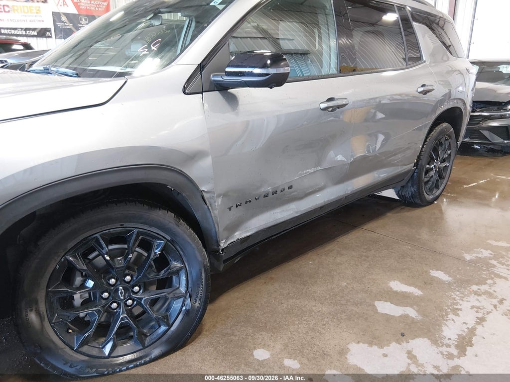 2025 Chevrolet Traverse AWD LT photo 6