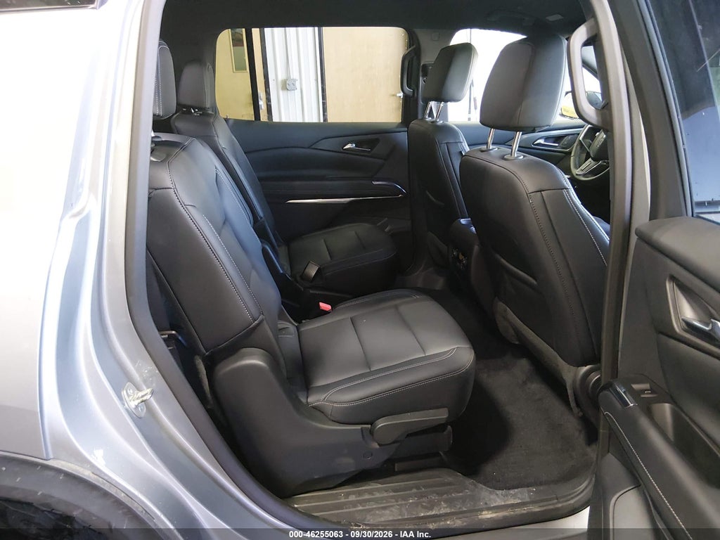 2025 Chevrolet Traverse AWD LT photo 8
