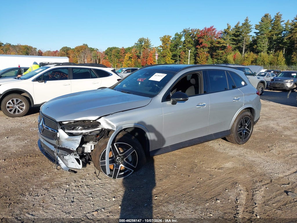 2026 Mercedes-Benz GLC 300 photo 2