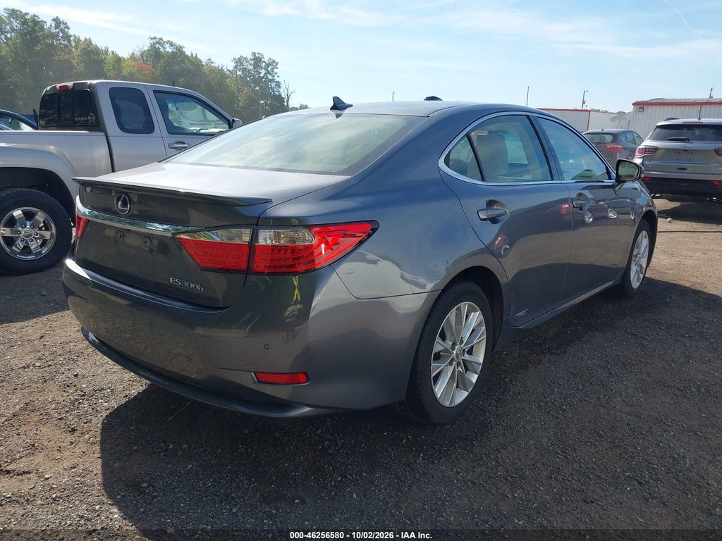 2014 Lexus ES 300H photo 4