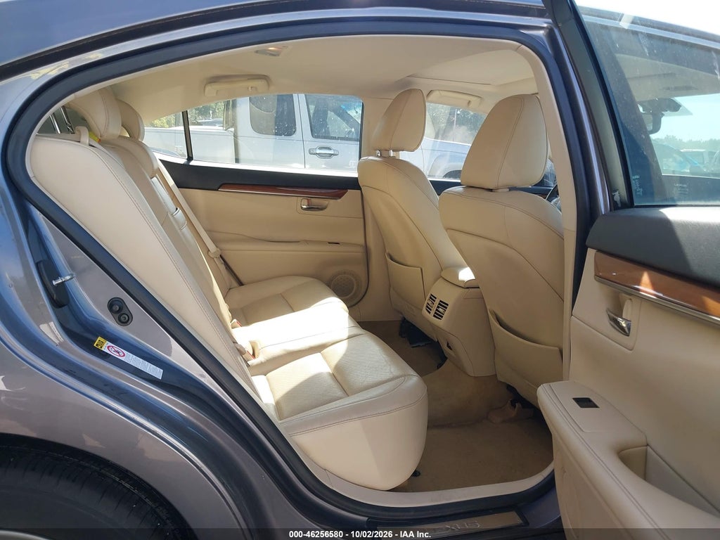 2014 Lexus ES 300H photo 8