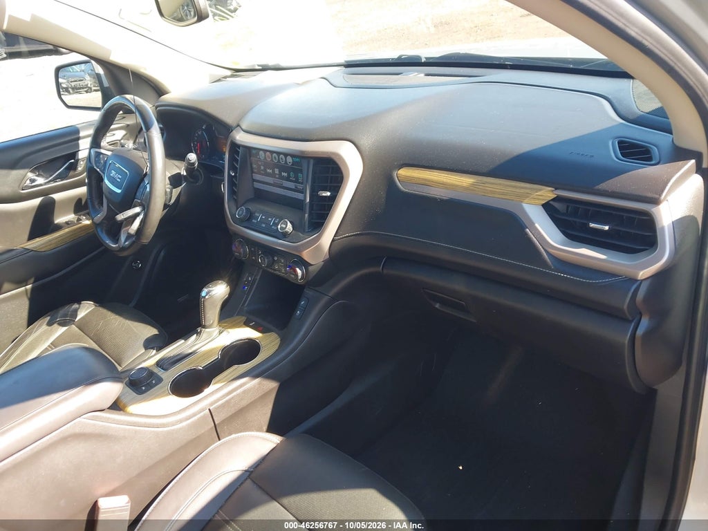 2018 GMC Acadia Denali photo 5