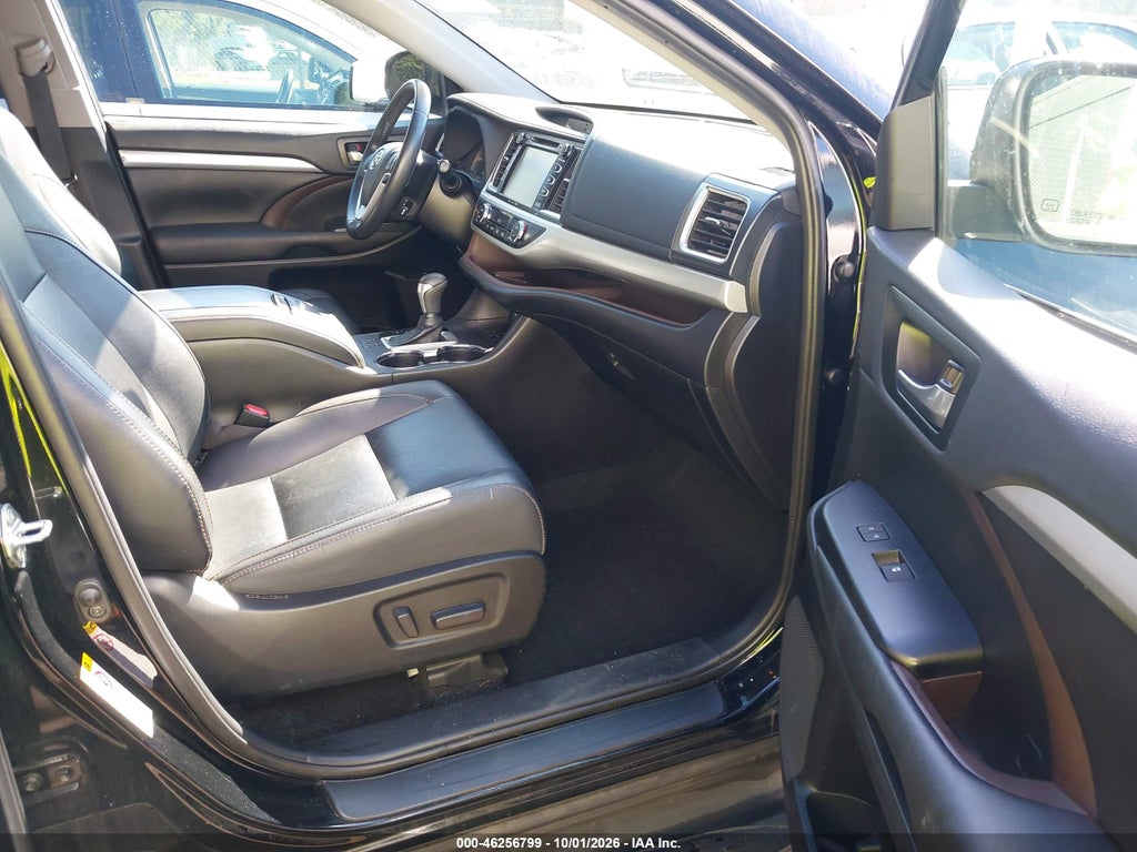 2019 Toyota Highlander XLE photo 5