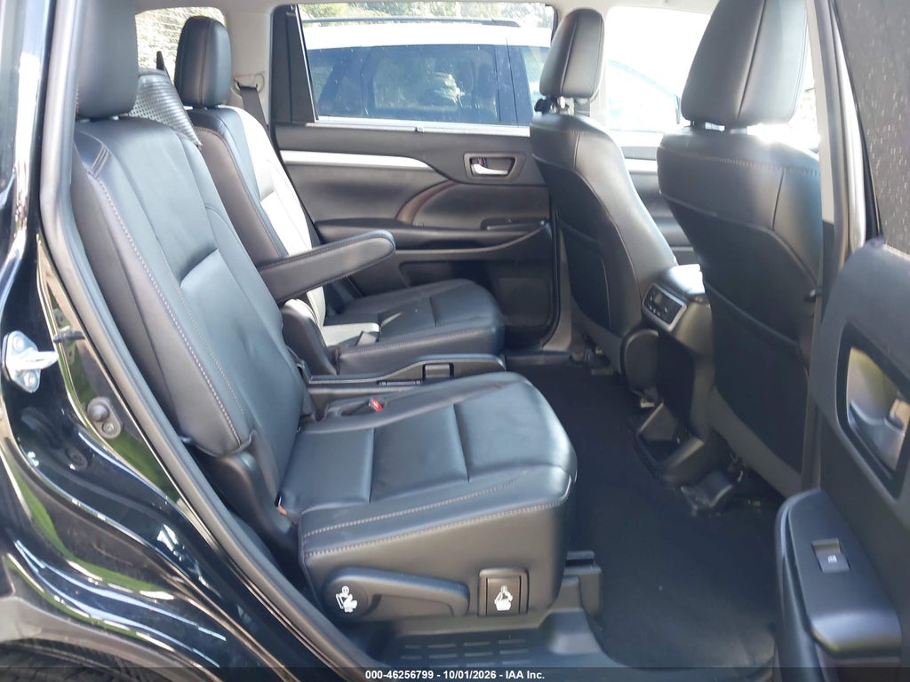 2019 Toyota Highlander XLE photo 8
