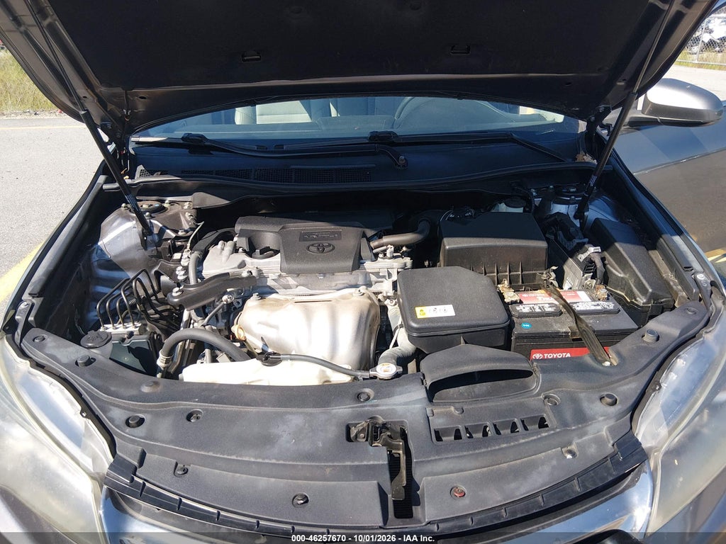 2017 Toyota Camry SE photo 10