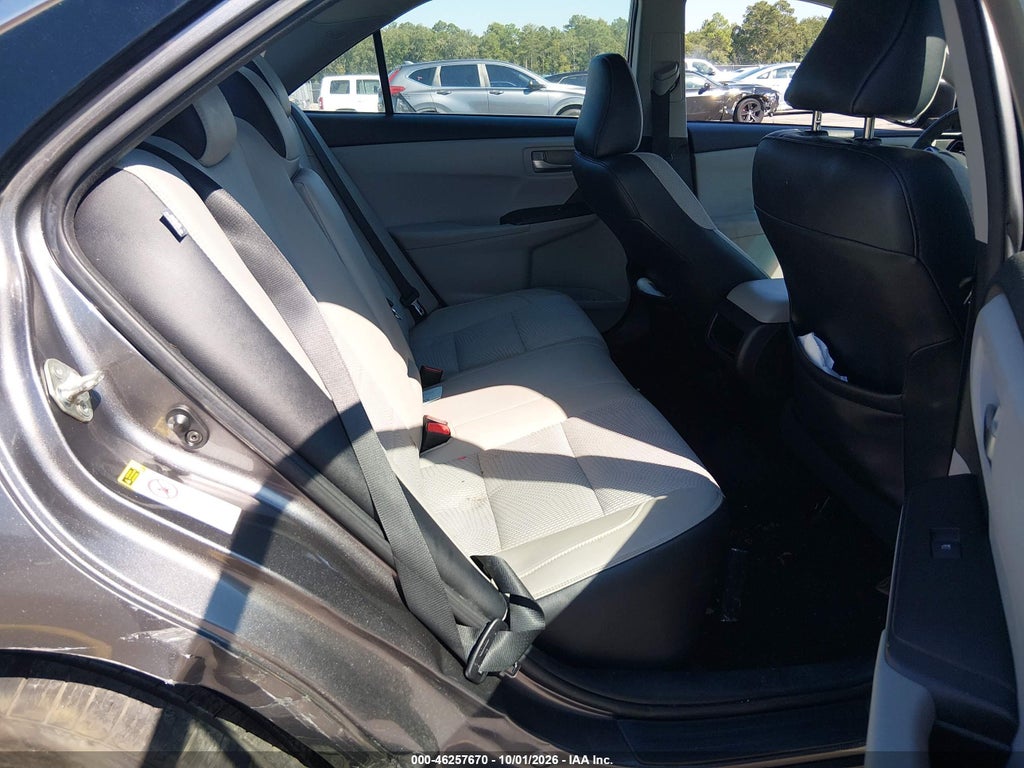 2017 Toyota Camry SE photo 8