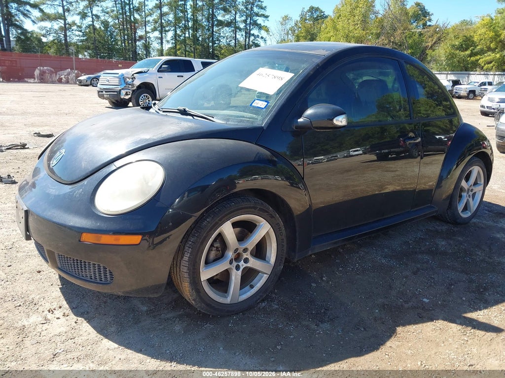 2009 Volkswagen New Beetle 2.5L photo 2