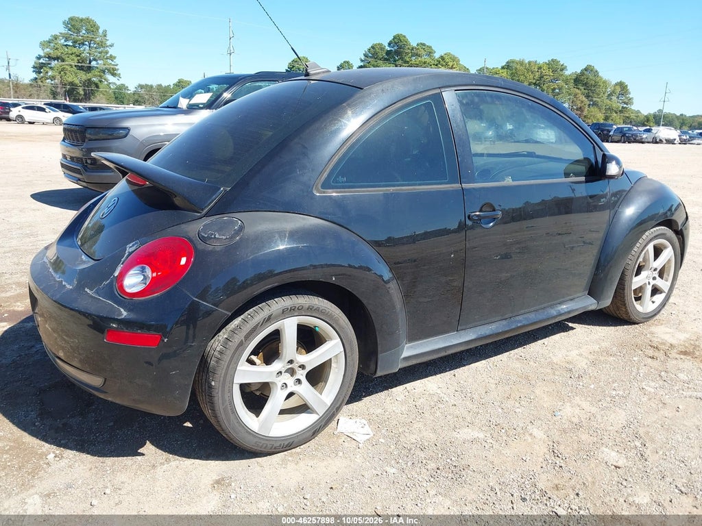 2009 Volkswagen New Beetle 2.5L photo 4