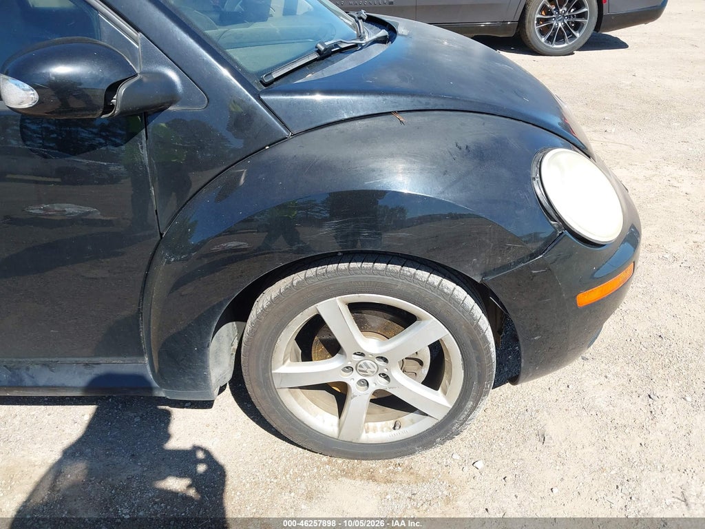 2009 Volkswagen New Beetle 2.5L photo 6