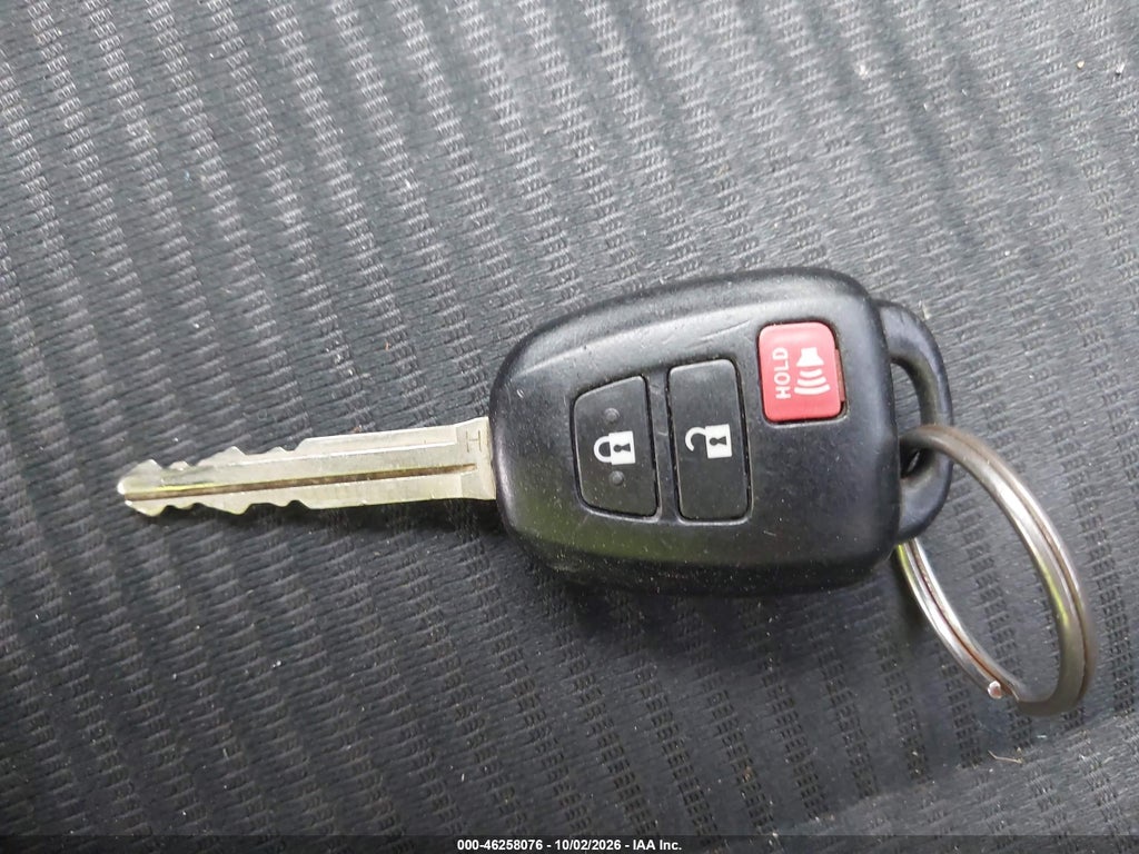 2014 Toyota RAV4 XLE photo 11