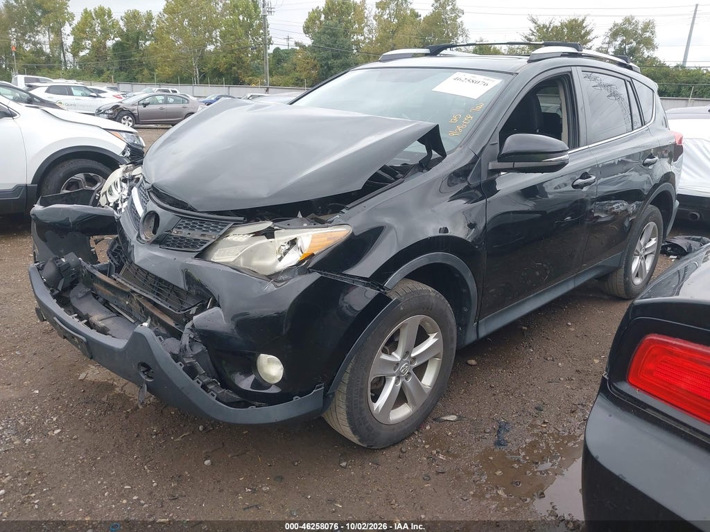 2014 Toyota RAV4 XLE photo 2