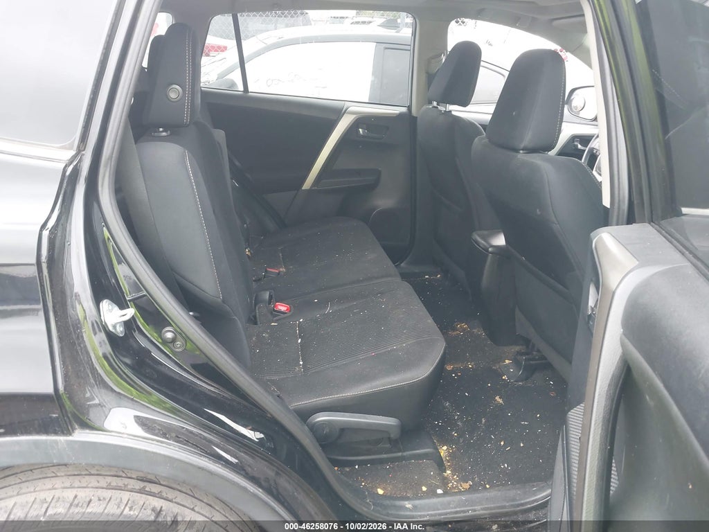 2014 Toyota RAV4 XLE photo 8