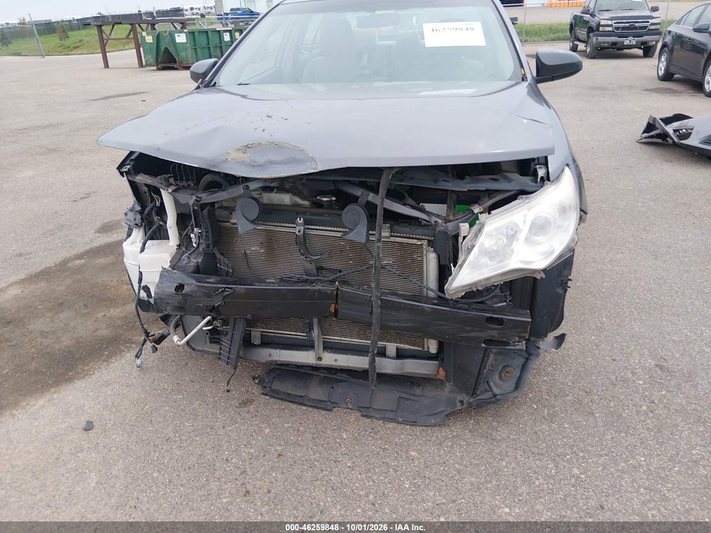 2014 Toyota Camry LE photo 6
