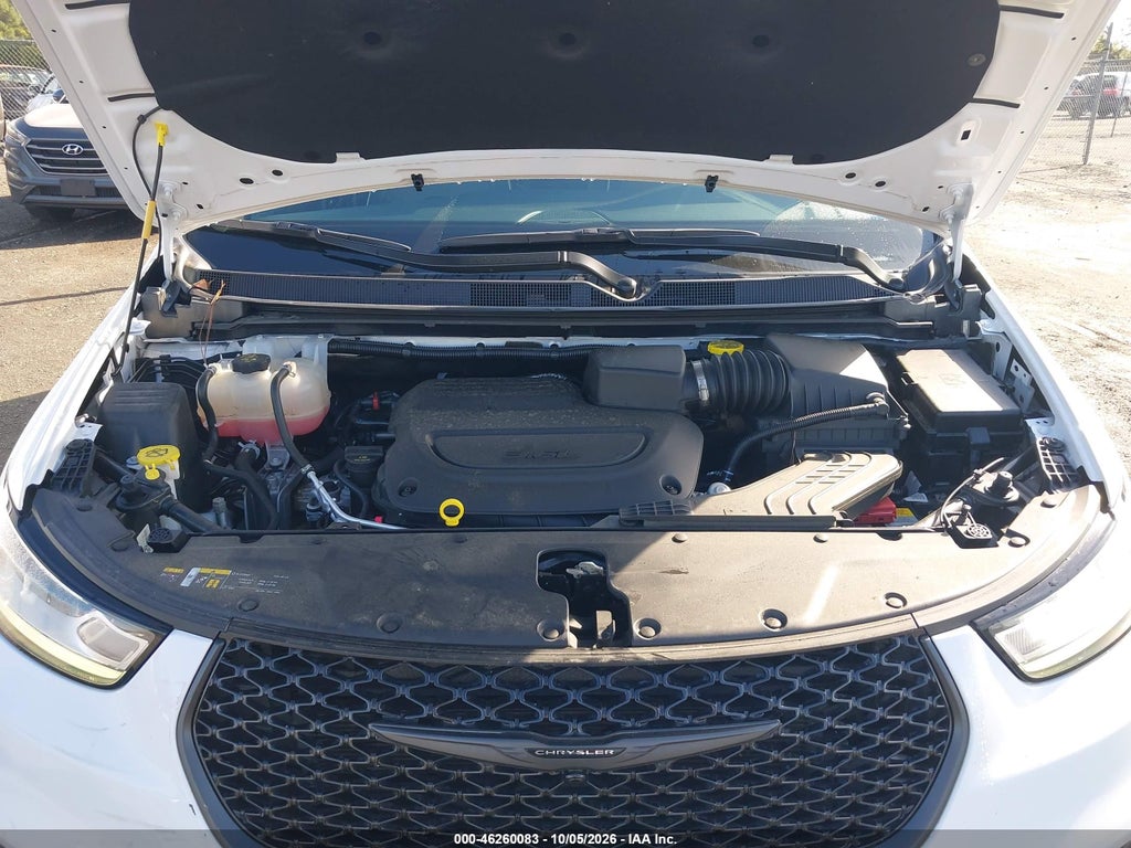 2025 Chrysler Pacifica Limited photo 10