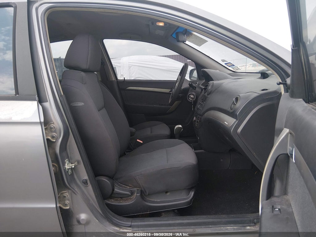 2009 Chevrolet Aveo LT photo 5