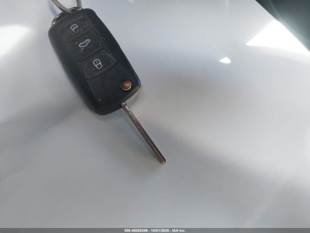 2013 Volkswagen Beetle 2.5L Entry photo 11