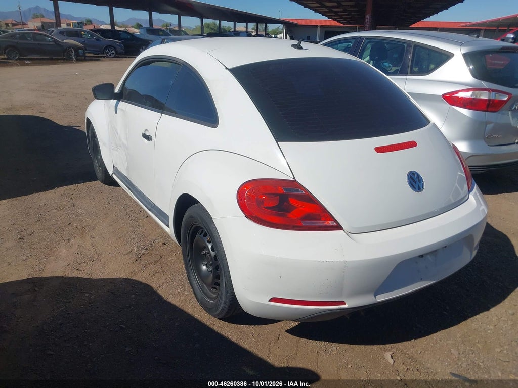 2013 Volkswagen Beetle 2.5L Entry photo 3
