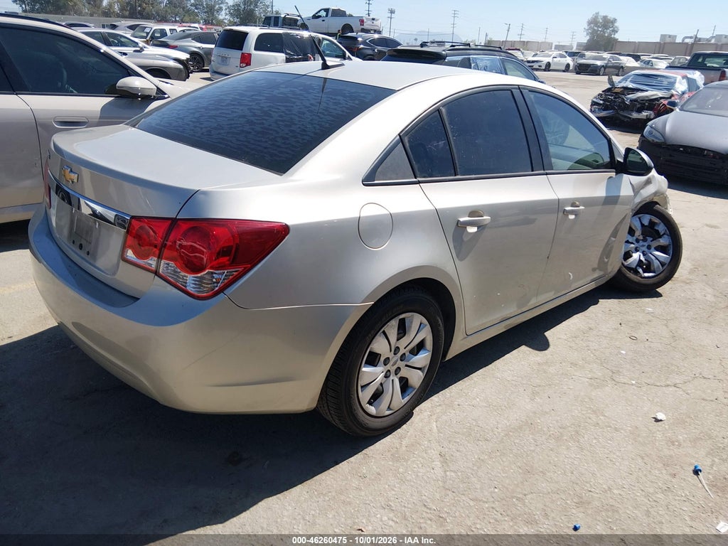 2013 Chevrolet Cruze LS Auto photo 4