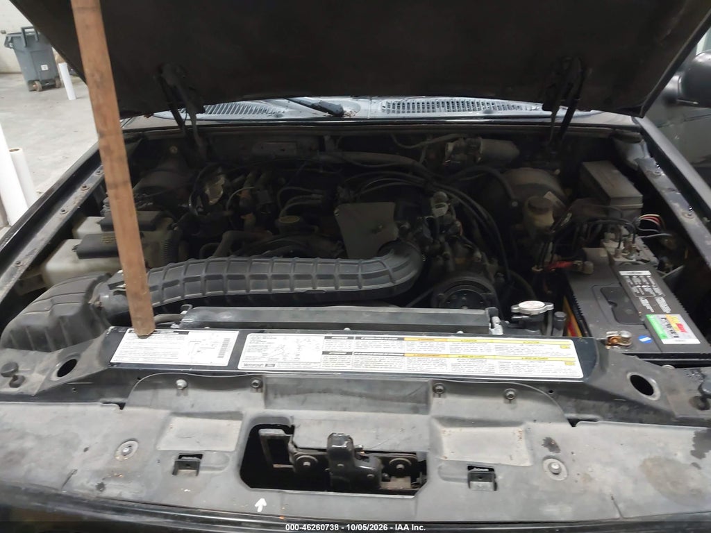 2000 Ford Explorer XLS photo 10