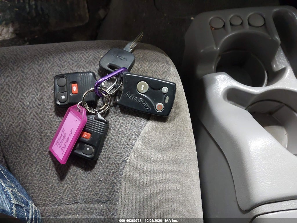 2000 Ford Explorer XLS photo 11