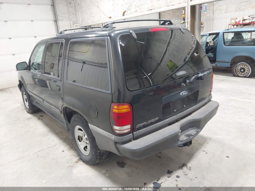 2000 Ford Explorer XLS photo 3