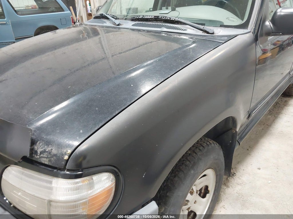 2000 Ford Explorer XLS photo 6