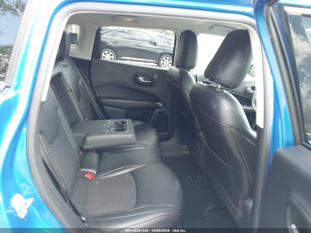 2021 Jeep Compass Latitude FWD photo 8
