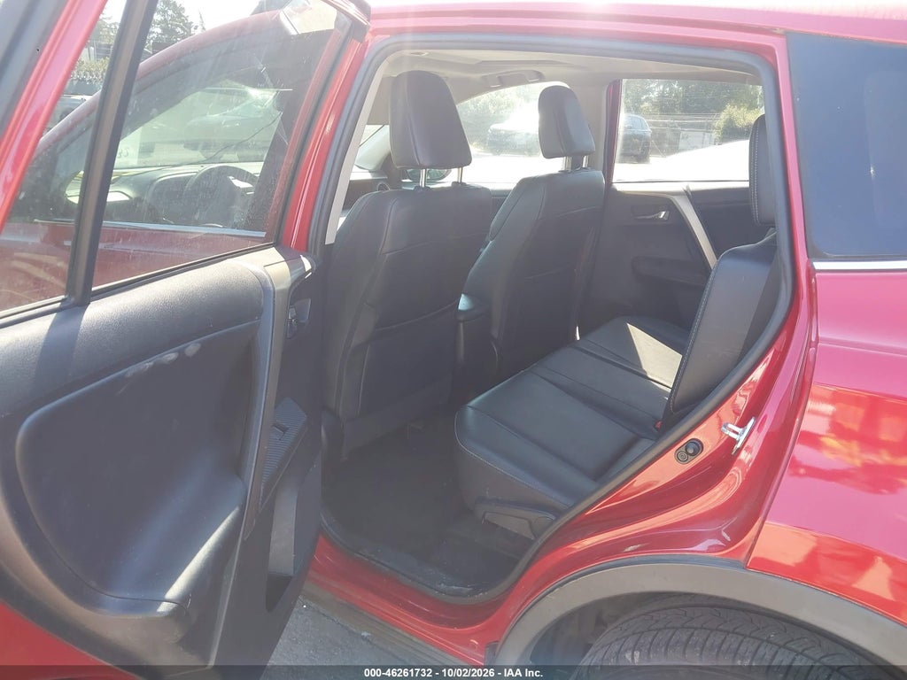 2015 Toyota RAV4 Limited photo 8