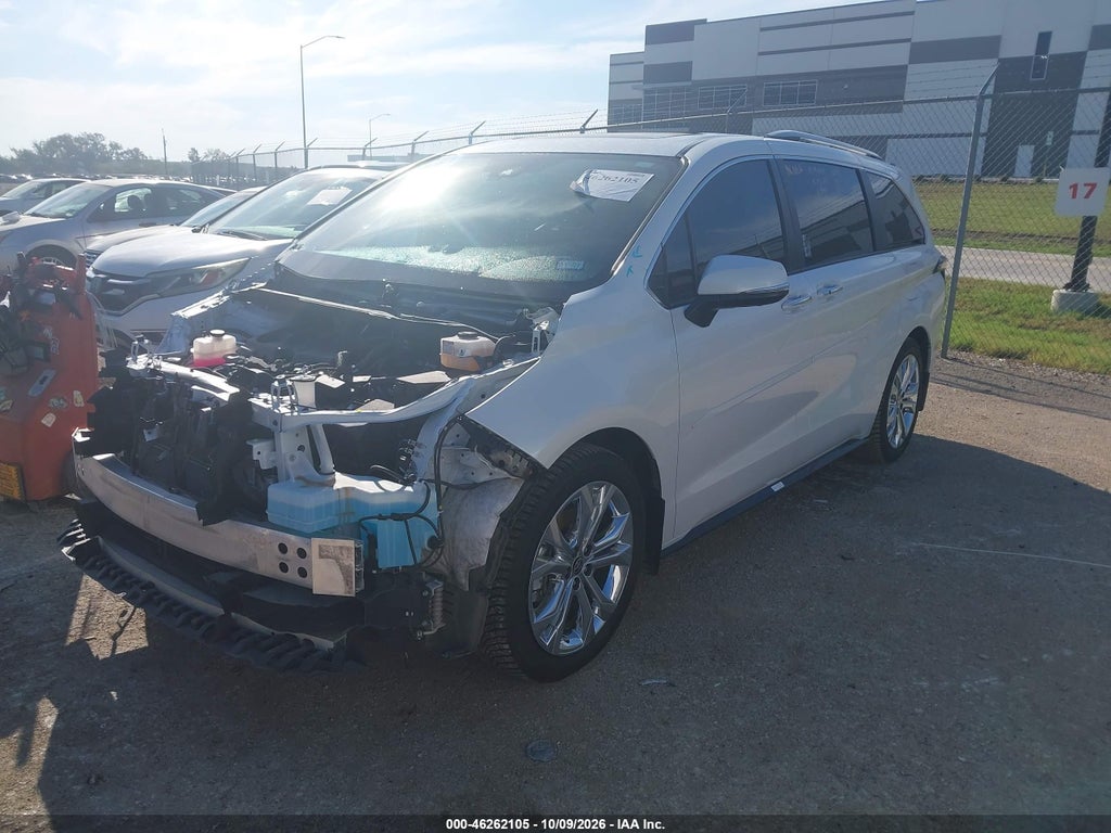 2024 Toyota Sienna Platinum photo 2