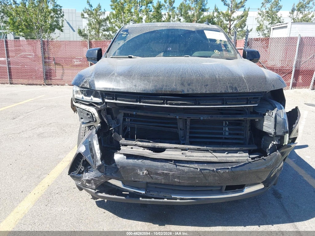 2022 Chevrolet Suburban 2WD LT photo 6