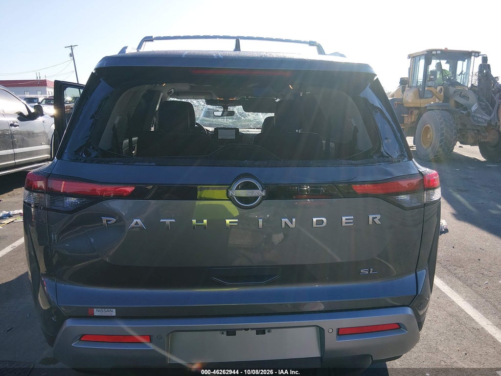 2025 Nissan Pathfinder SL FWD photo 6