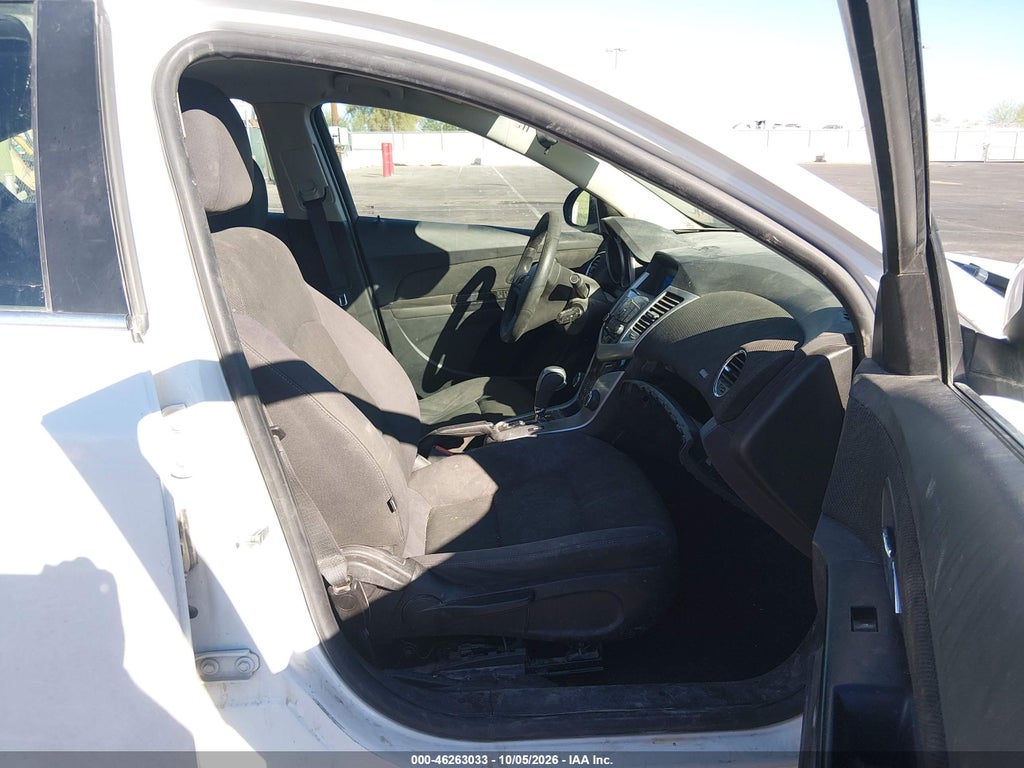 2014 Chevrolet Cruze LT photo 5