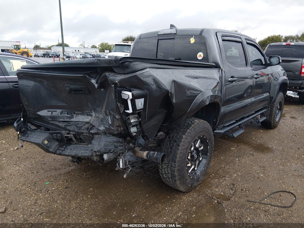 2018 Toyota Tacoma TRD Sport photo 4