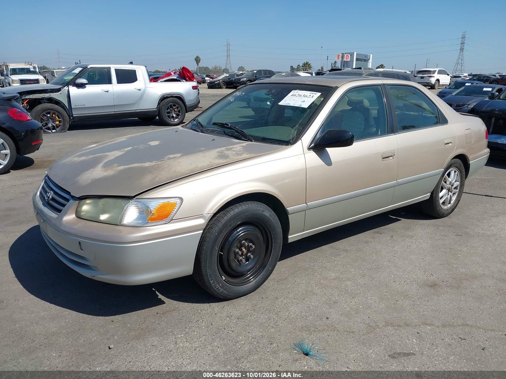 2001 Toyota Camry LE V6 photo 2