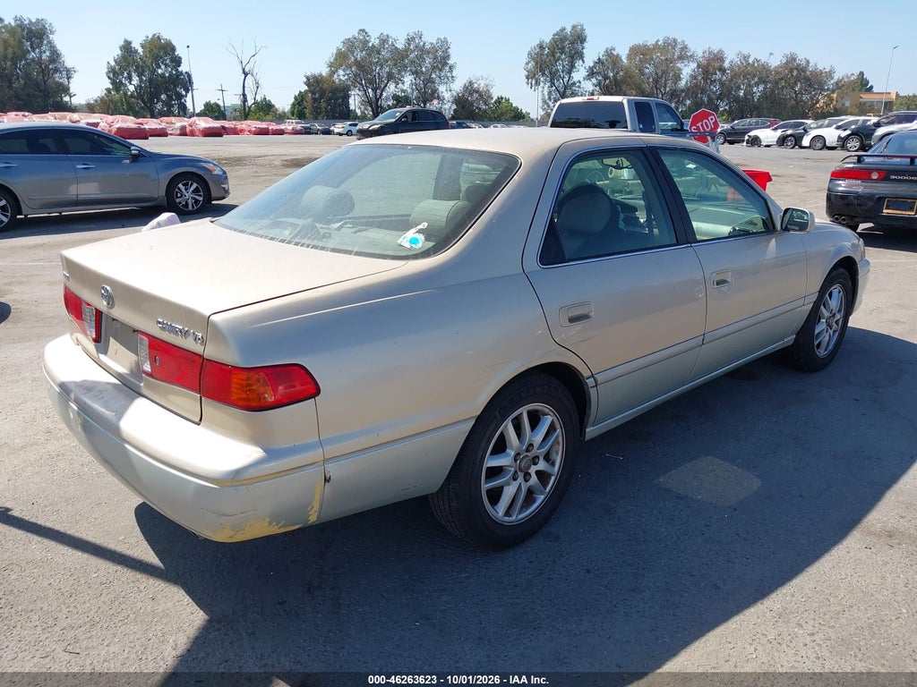 2001 Toyota Camry LE V6 photo 4