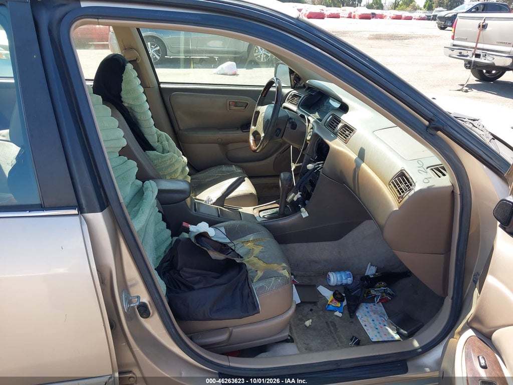 2001 Toyota Camry LE V6 photo 5