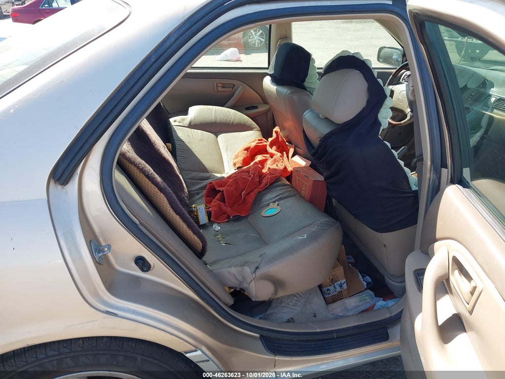2001 Toyota Camry LE V6 photo 8