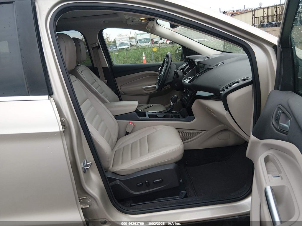 2017 Ford Escape Titanium photo 5