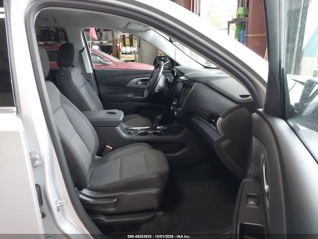 2018 Chevrolet Traverse 1LT photo 5